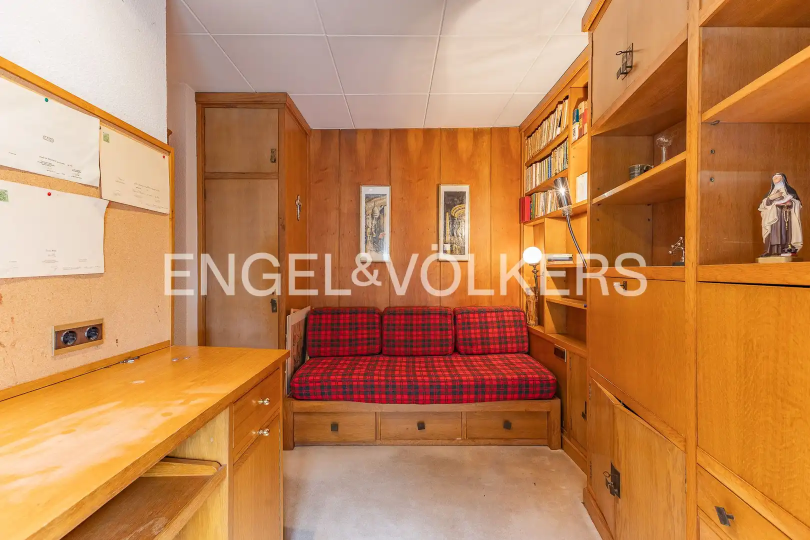 Sala d'estar de Casa o xalet en venda en Cerdanyola del Vallès amb Calefacció, Jardí privat i Parquet