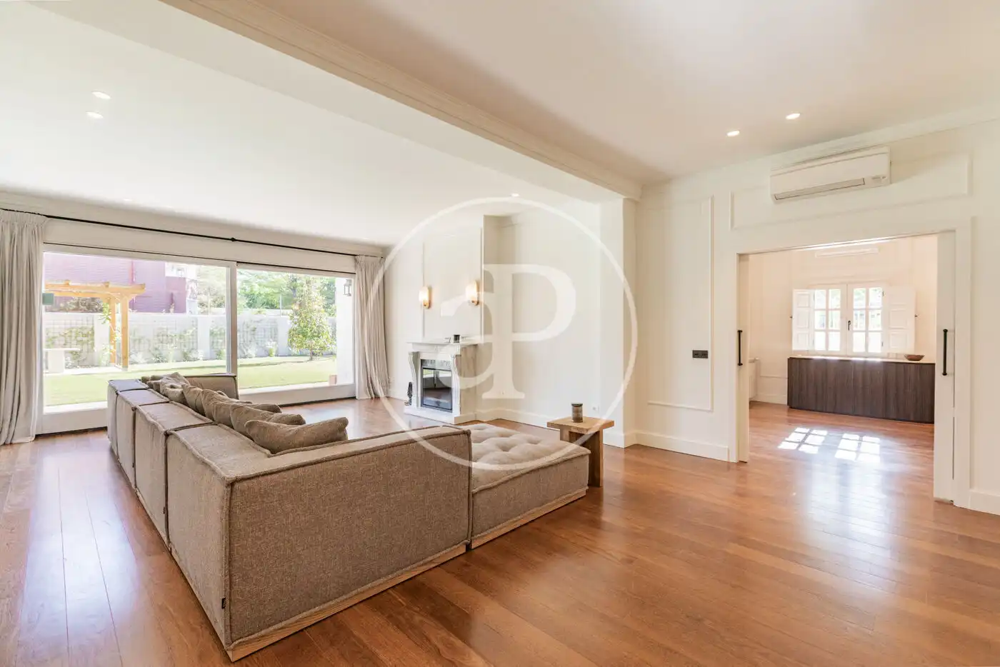 Living room of Houses for rent in Madrid  with Air Conditioner, Heating and Private garden