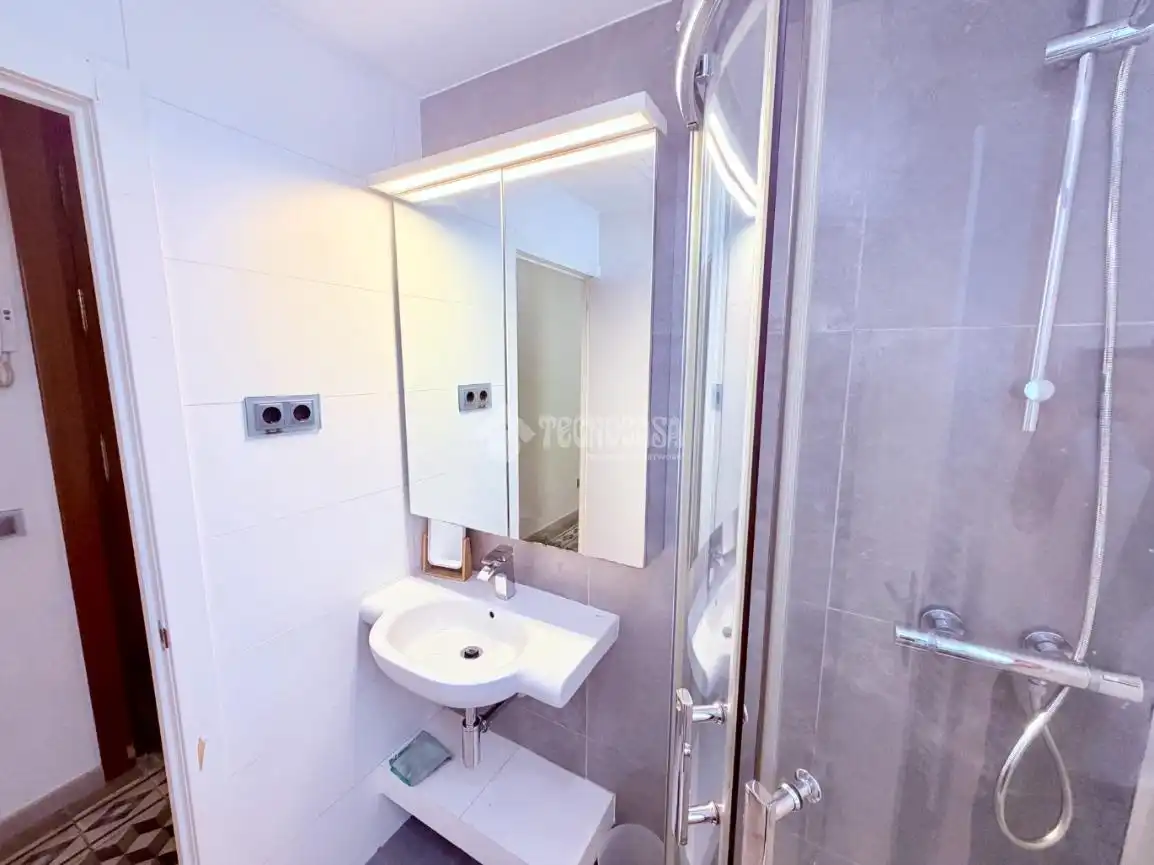 Baño de Piso en venta en Madrid con Aire acondicionado, Calefacción y Balcón