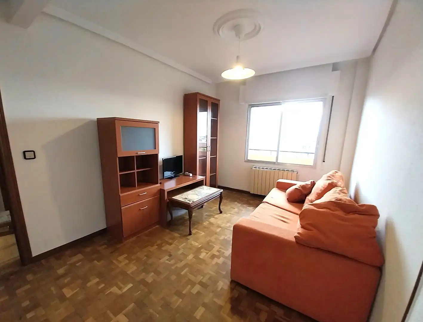 Sala d'estar de Pis en venda en Valladolid amb Calefacció, Parquet i Traster