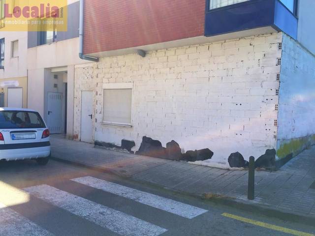 Local comercial en Alquiler en Avenida Oviedo en Solares - Valdecilla