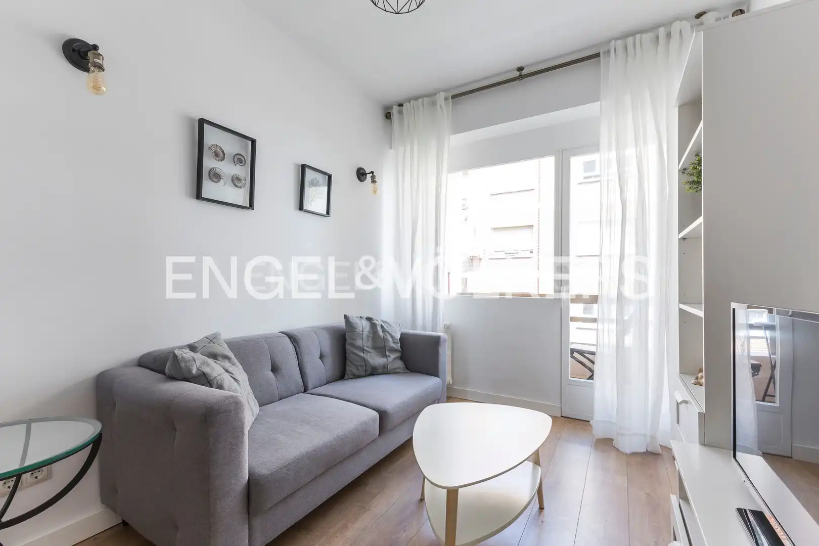 Balcony of Flat for rent in Madrid  with Air Conditioner, Heating and Furnished