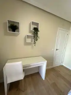 Dormitori de Apartament en venda en León Capital  amb Calefacció, Parquet i Terrassa