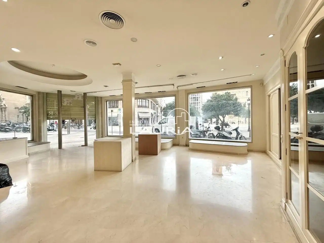 Vista exterior de Local de alquiler en  Valencia Capital con Aire acondicionado