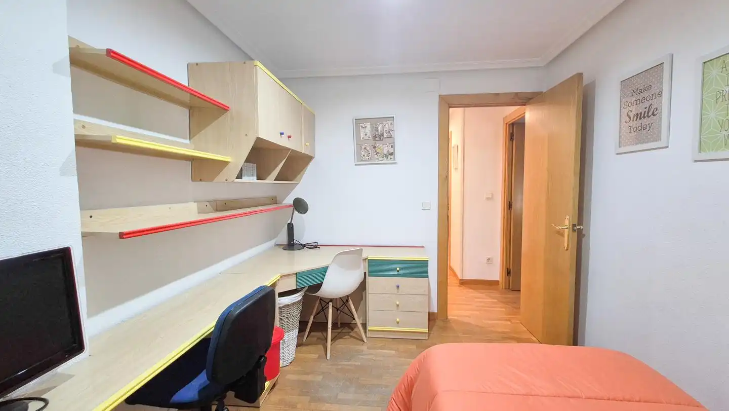 Flat for rent in Plaza Crevillente - Antiguos Juzgados - El Asilo