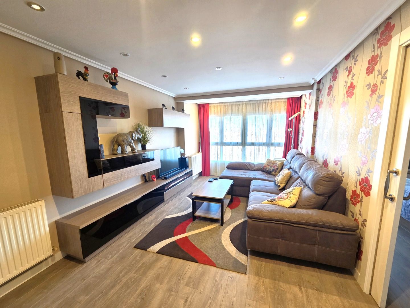 Living room of Flat for sale in Burgos Capital  with Heating and Parquet flooring