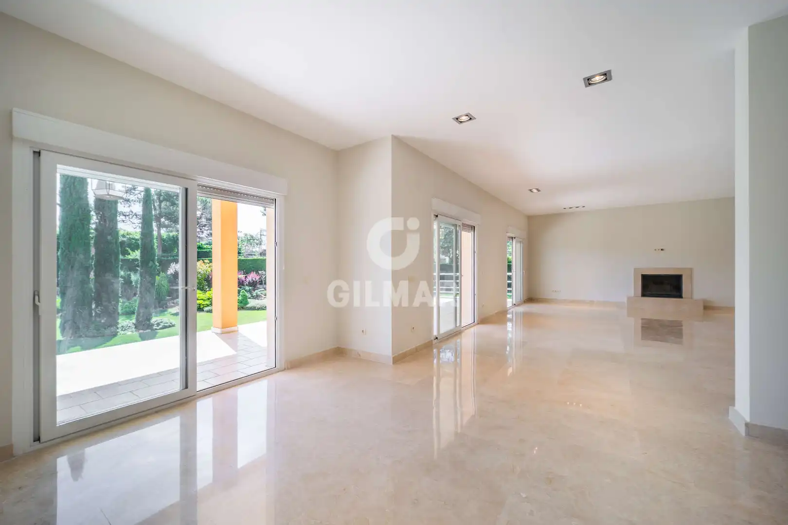 Villa con piscina in vendita a Ciudalcampo, imagen 4