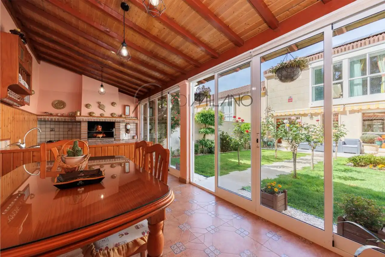 Jardín de Casa adosada en venta en Vigo  con Calefacción, Jardín privado y Parquet