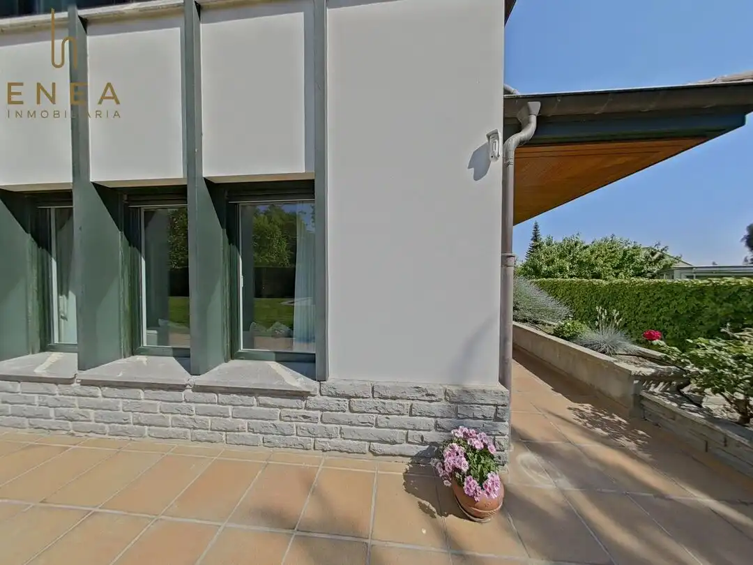 Vista exterior de Casa o chalet en venta en Vitoria - Gasteiz con Calefacción, Jardín privado y Trastero