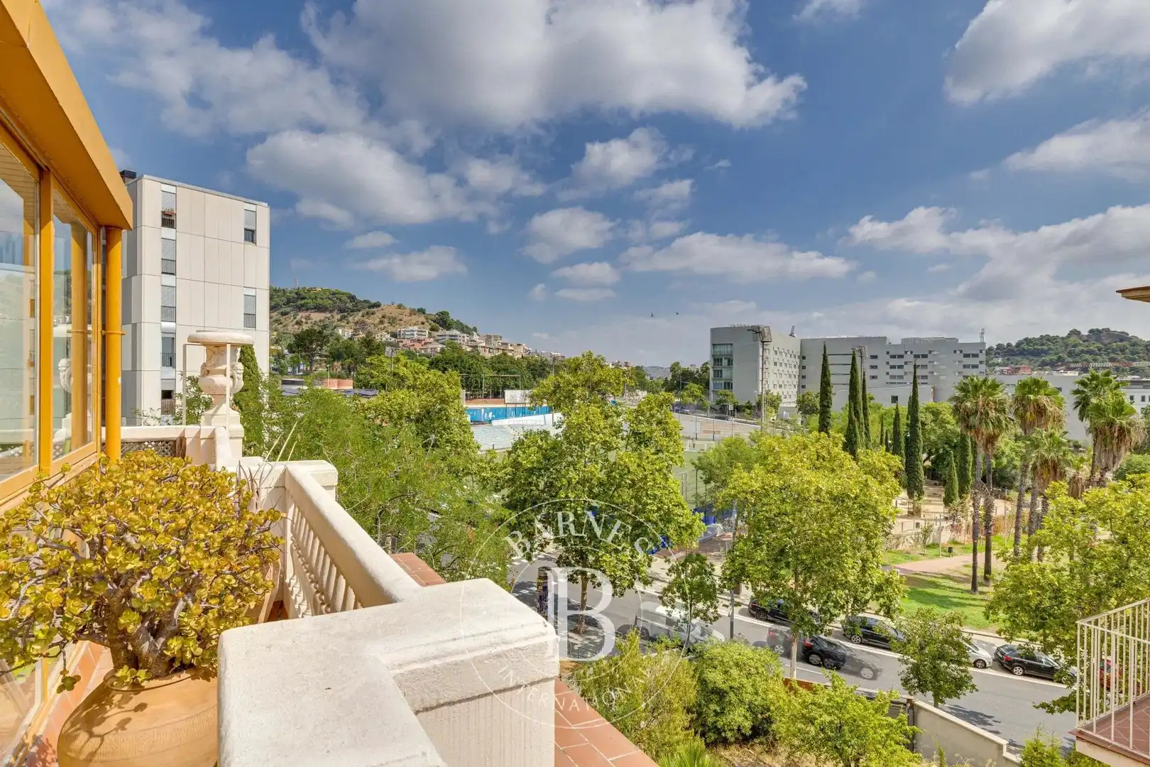 Außenansicht von Wohnung zur Miete in Barcelona mit Klimaanlage, Heizung und Terrasse