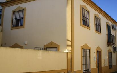 Exterior view of Single-family semi-detached for sale in Castilleja del Campo  with Air Conditioner, Heating and Terrace