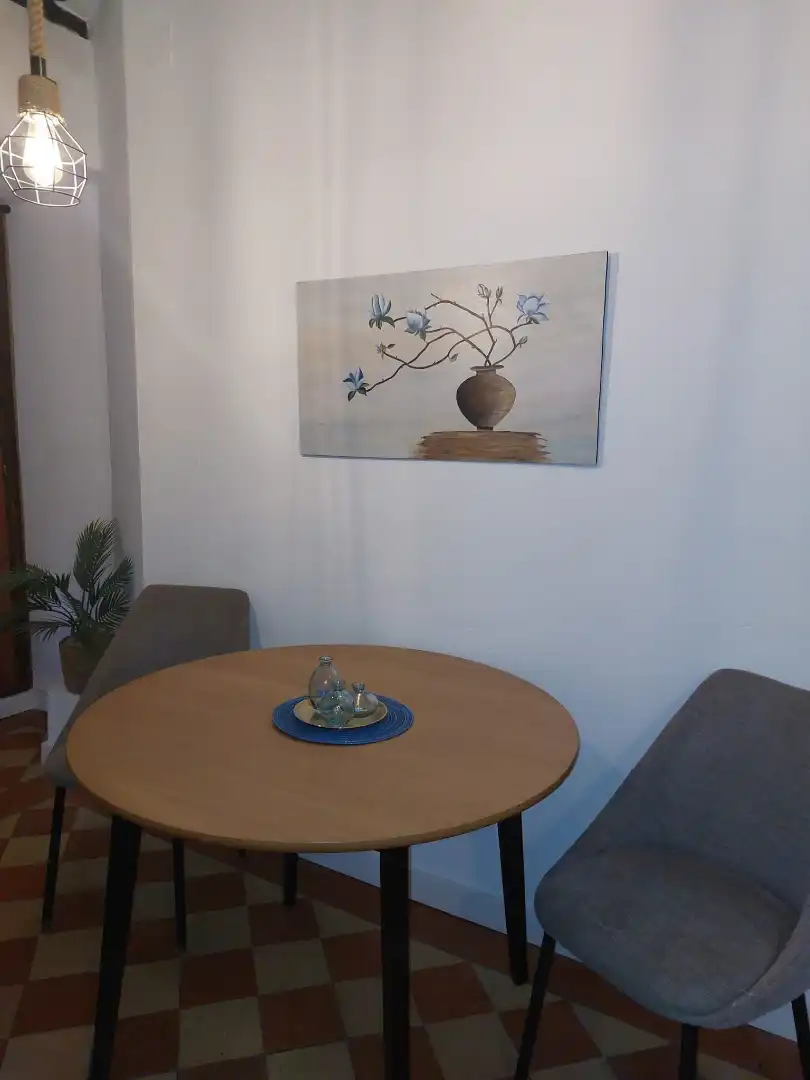 Menjador de Apartament de lloguer en Cuenca amb Moblat, Forn i Rentadora