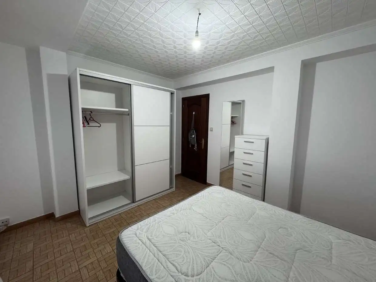 Habitación de Piso de alquiler en Carballo con Calefacción, Amueblado y Horno