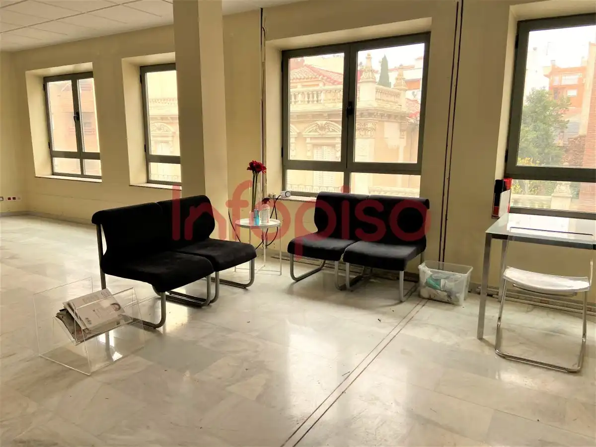Oficina en venda en Valdepeñas amb Aire condicionat i Calefacció