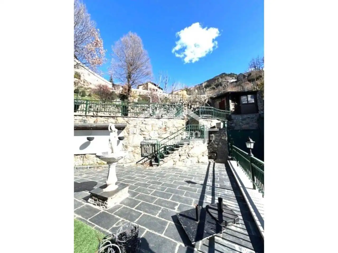 Vista exterior de Casa adosada en venta en Escaldes – Engordany con Calefacción y Jardín privado