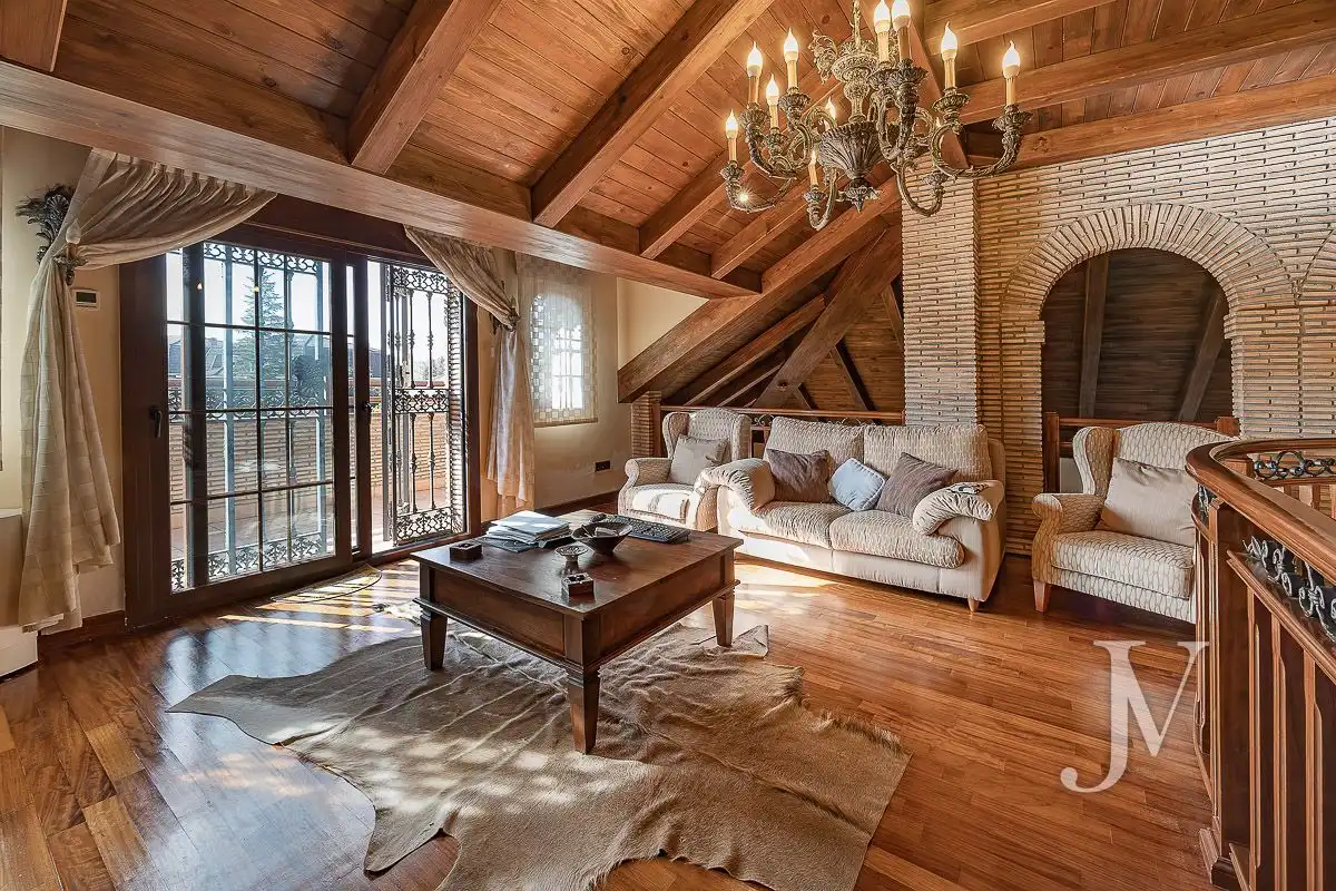 Sala de estar de Casa o chalet en venta en El Casar con Aire acondicionado, Calefacción y Jardín privado