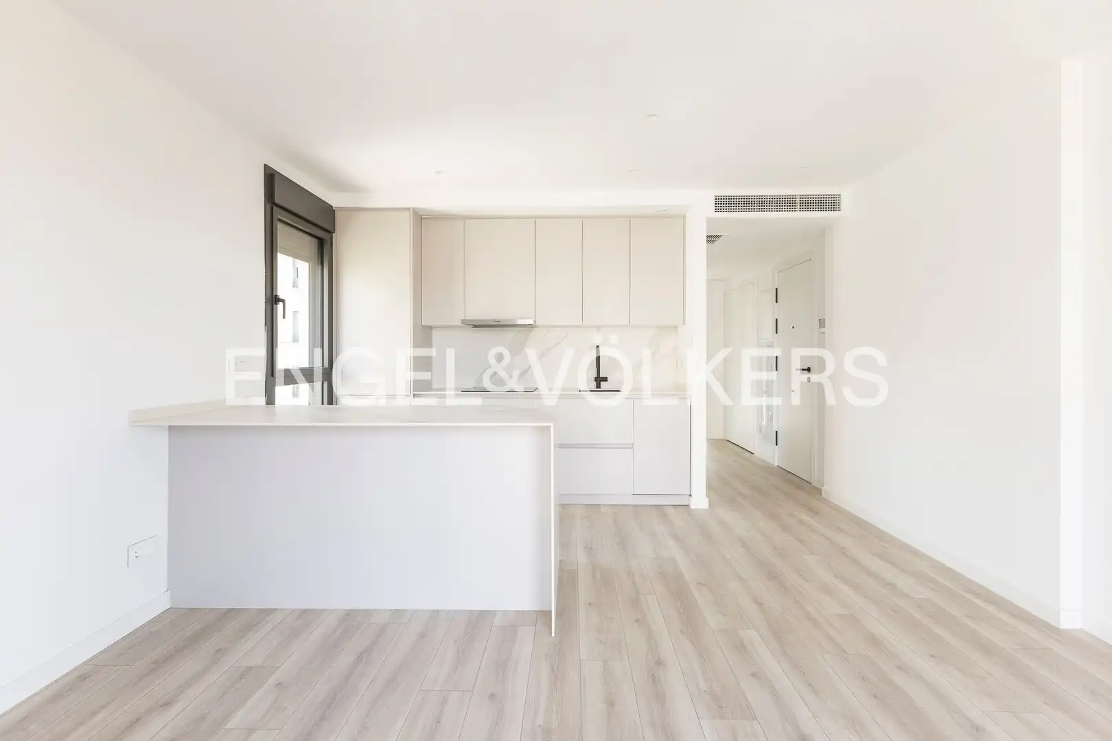 Cuina de Pis de lloguer en Barcelona amb Aire condicionat, Calefacció i Parquet