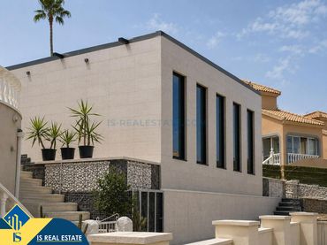 Detached house with pool for sale in Ciudad Quesada