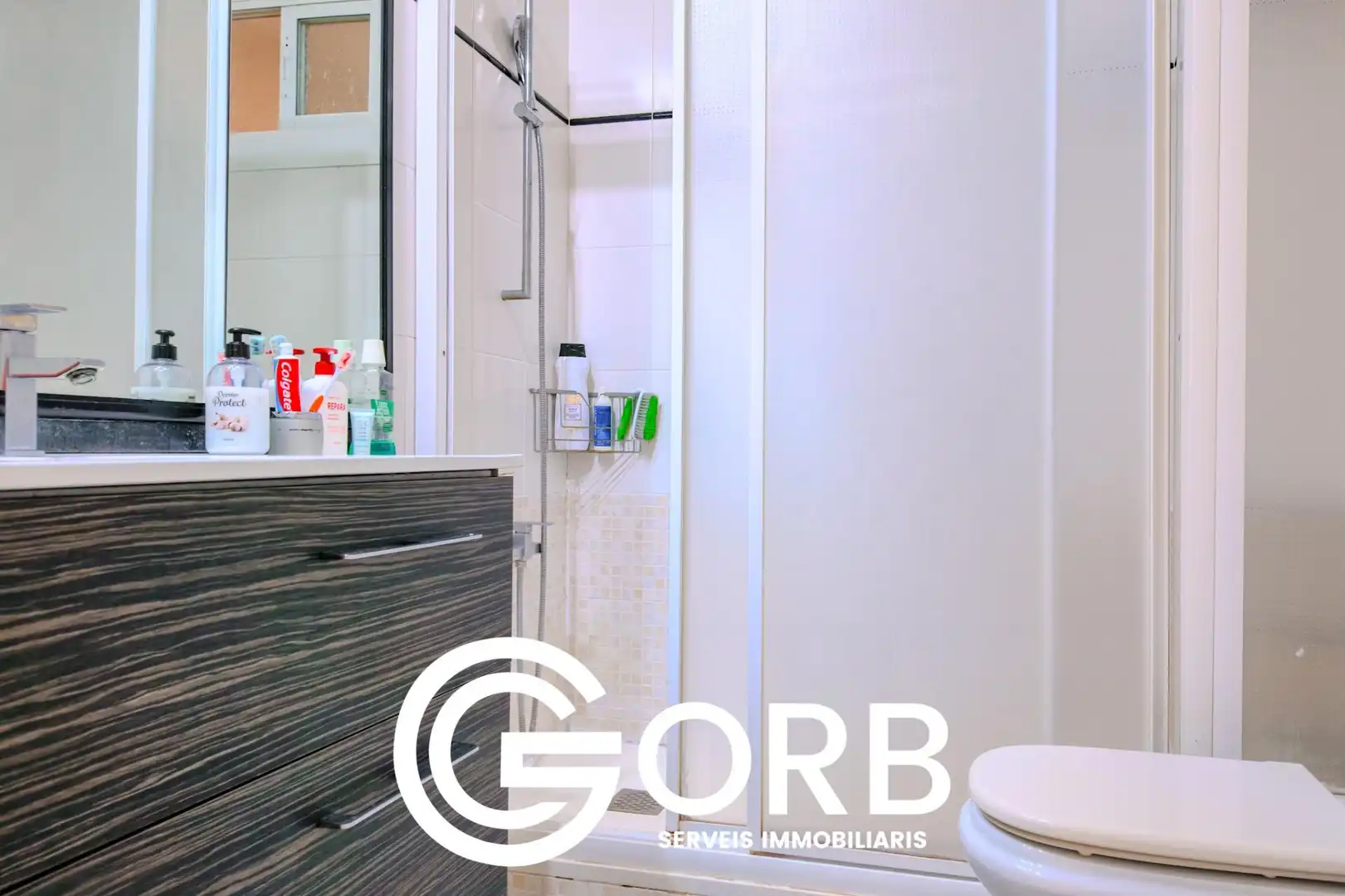 Baño de Piso en venta en Mataró con Calefacción, Terraza y Balcón