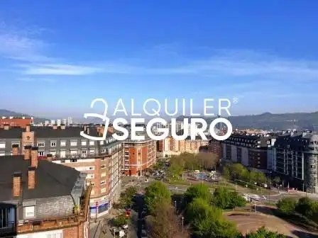 Vista exterior de Piso de alquiler en Bilbao  con Calefacción y Terraza
