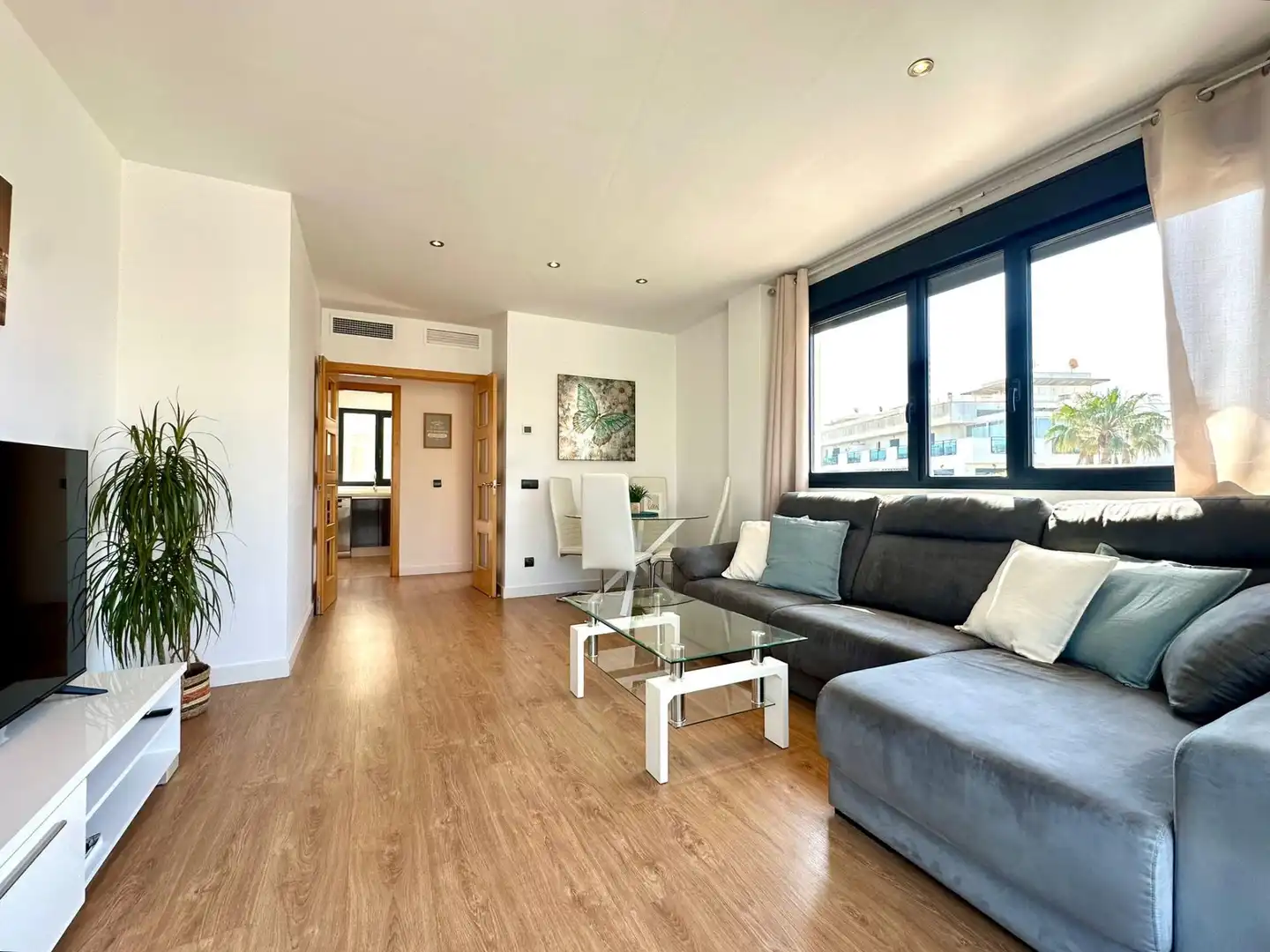 Sala de estar de Piso en venta en Almería con Aire acondicionado, Terraza y Trastero