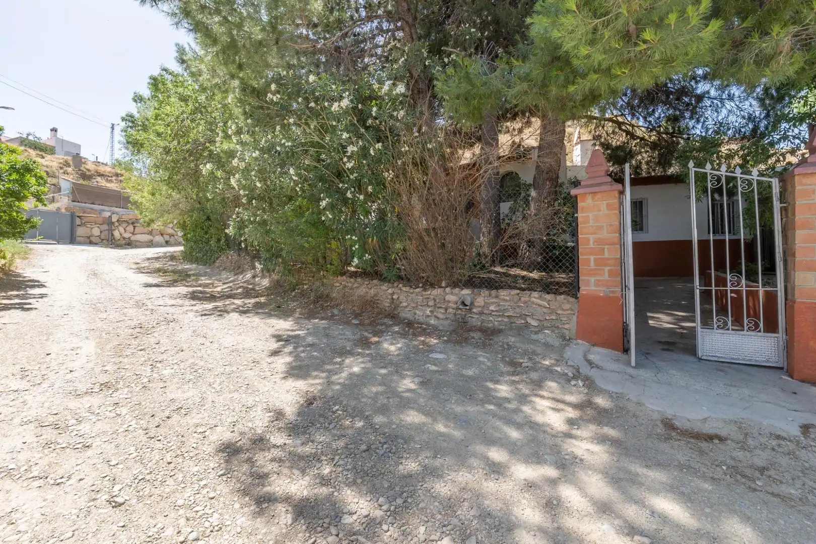 Country homes for sale in Caniles