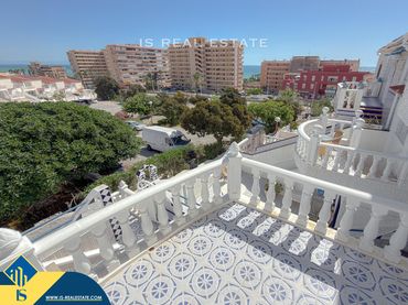 Casa amb balcó en venda a La Mata
