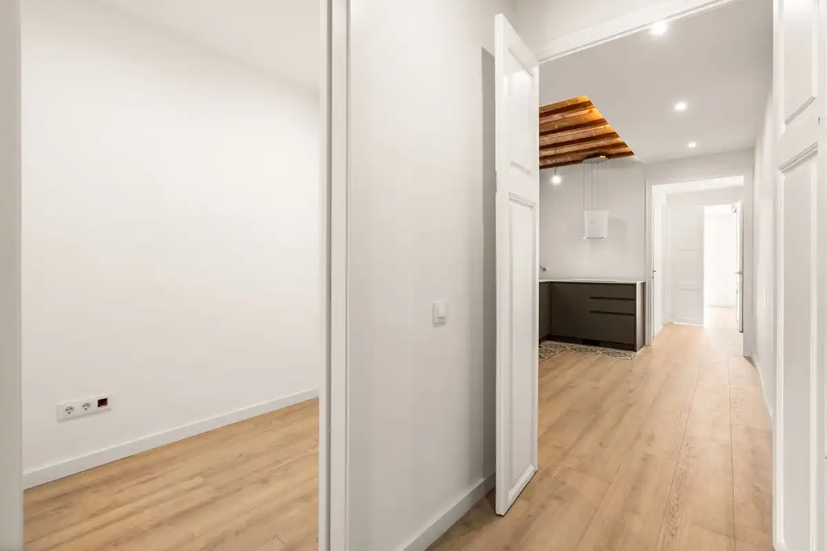 Piso con ascensor en venta en Ronda de Sant Pau, imagen 6