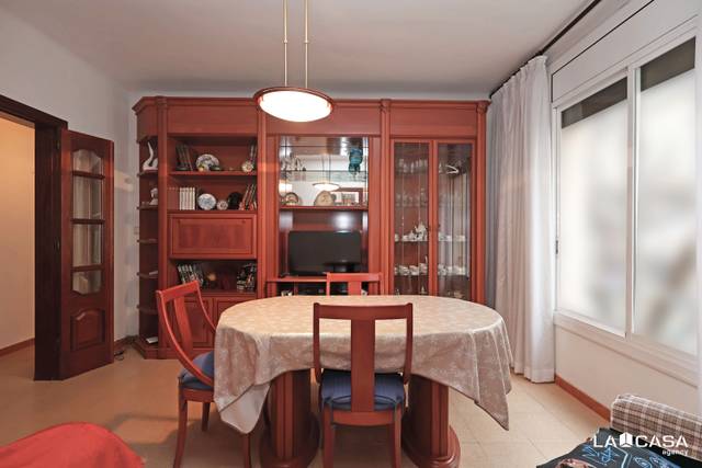 Piso en Venta en Carrer de Blasco de Garay en El Poble Sec - Parc de Montjuïc