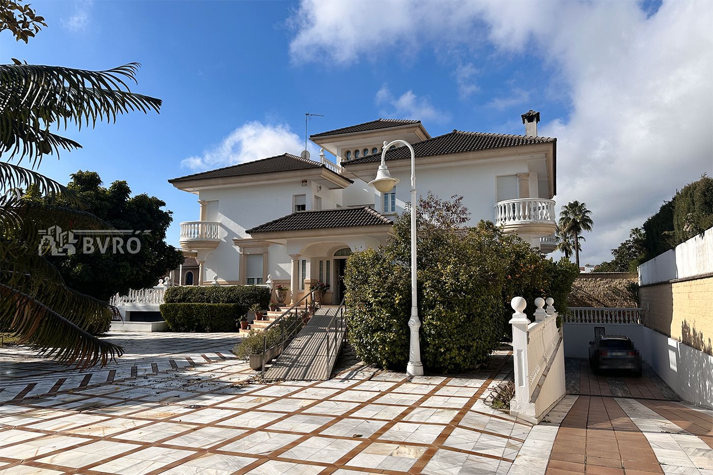 Vista exterior de Casa o xalet en venda en  Córdoba Capital amb Aire condicionat, Jardí privat i Terrassa