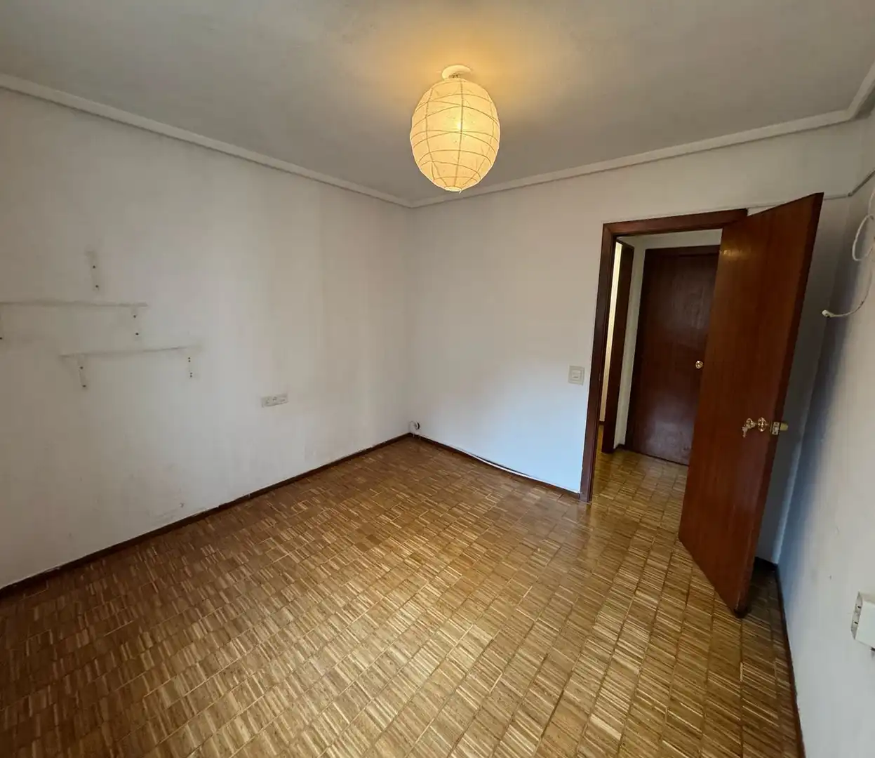 Habitación de Piso en venta en Gijón  con Calefacción y Parquet