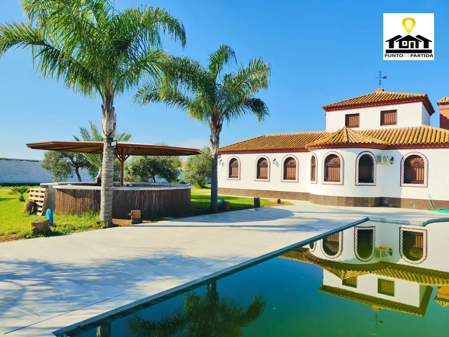 Schwimmbecken von Country house zum Verkauf in Utrera mit Klimaanlage, Heizung und Privatgarten