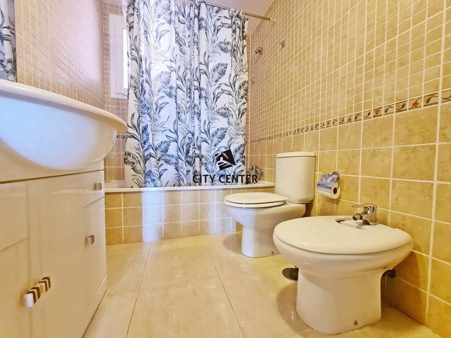Badezimmer von Wohnung zur Miete in Adeje mit Klimaanlage, Terrasse und Möbliert