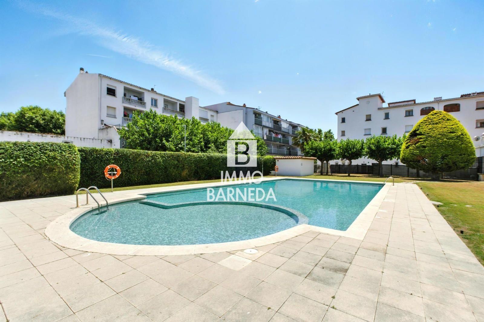 Jardín de Piso en venta en Empuriabrava con Terraza, Piscina y Amueblado