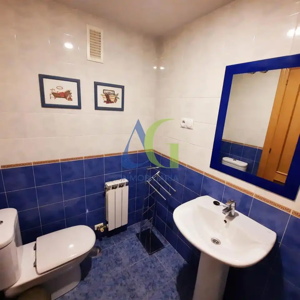 Bathroom of Flat for sale in León Capital   with Heating, Parquet flooring and Terrace