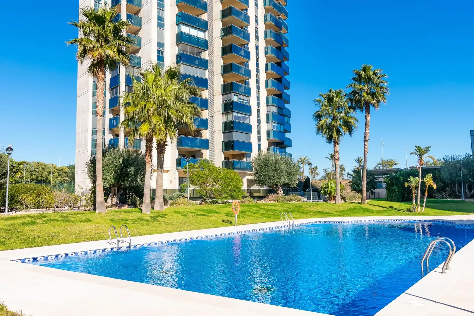 Swimming pool of Apartments for rent in Benidorm  with Air Conditioner, Private garden and Terrace