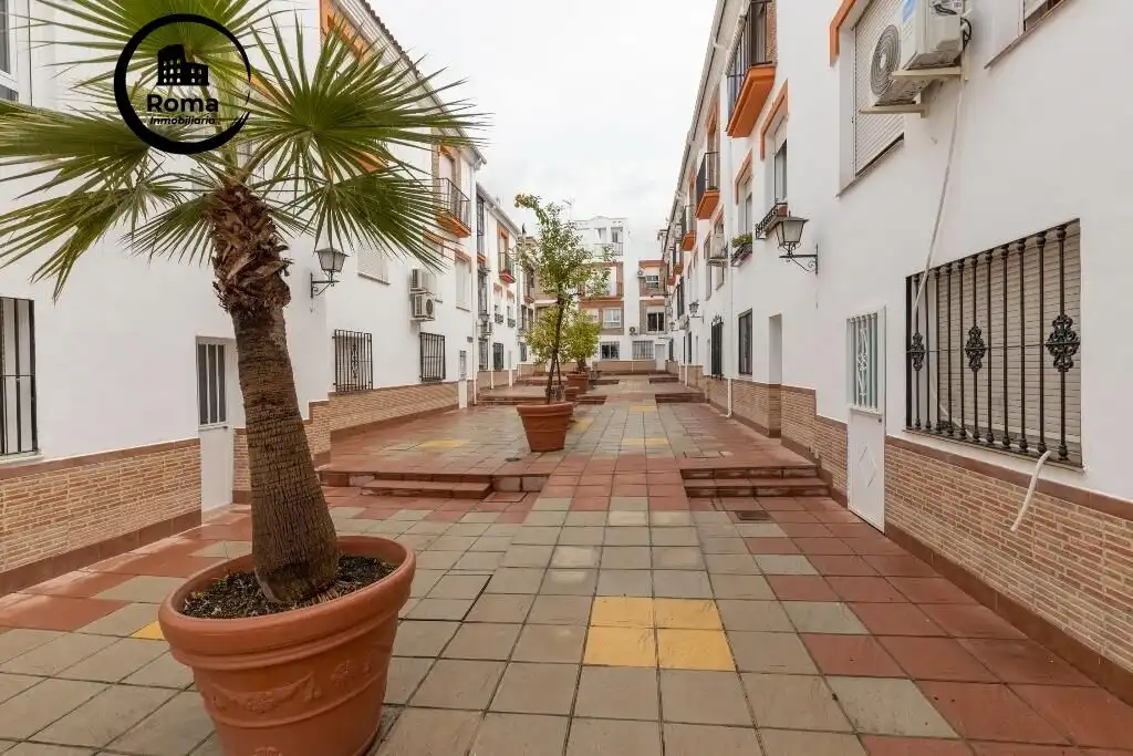 Detached homes for sale in Calle Calle Juan Vázquez, 5, Joaquina Eguaras