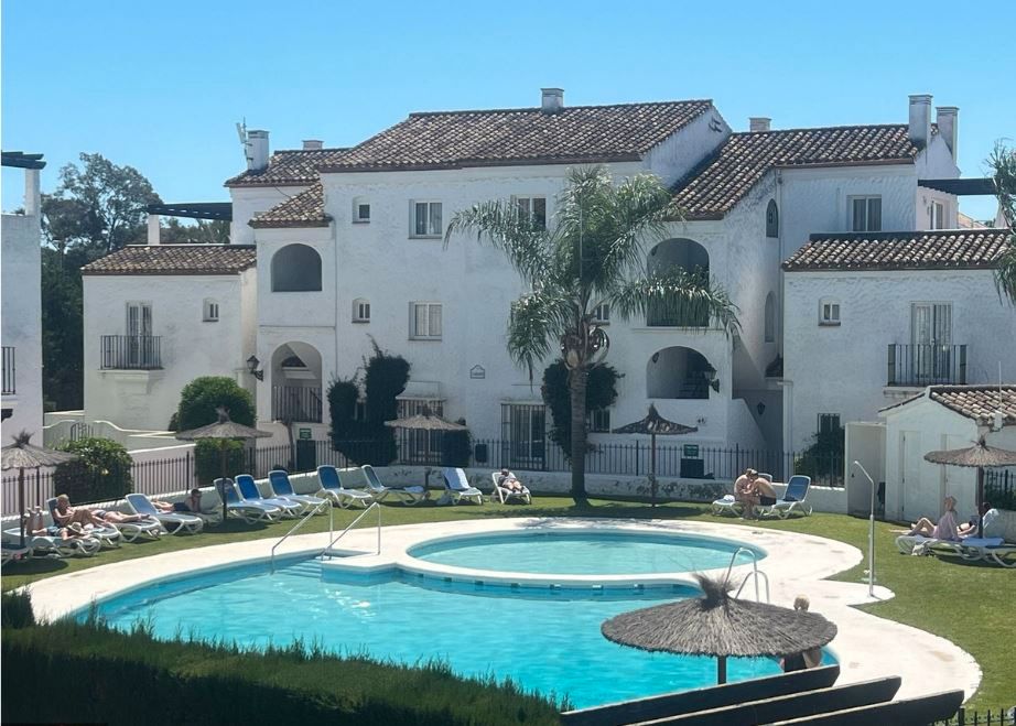 Exterior view of Apartment for sale in Estepona  with Air Conditioner, Heating and Terrace