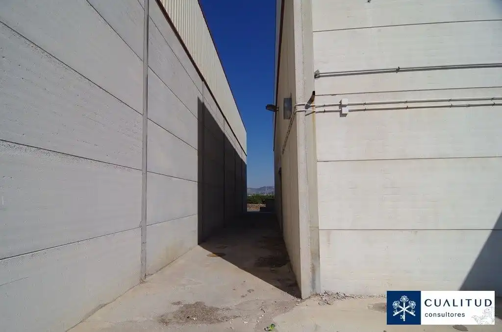 Vista exterior de Nave industrial en venta en Almazora / Almassora