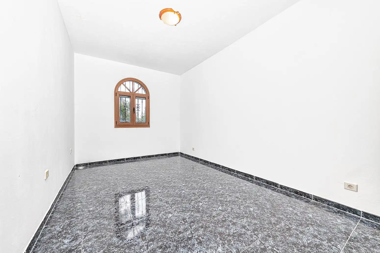 Houses for sale in Ingenio  with Air Conditioner, Heating and Private garden