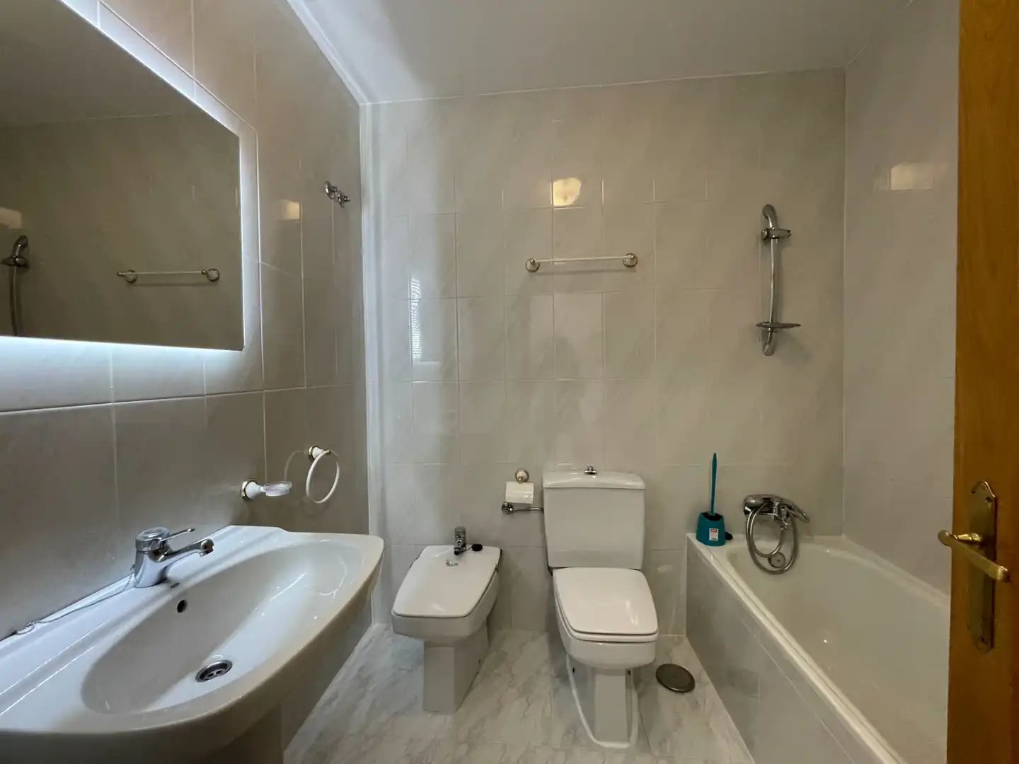Baño de Casa o chalet de alquiler en San Agustín del Guadalix con Aire acondicionado, Calefacción y Jardín privado