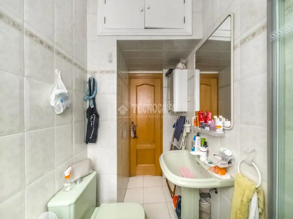 Badezimmer von Wohnung zum Verkauf in Madrid mit Heizung, Parkett und Terrasse