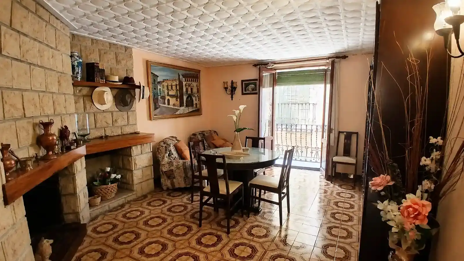 Menjador de Casa adosada en venda en Valderrobres amb Moblat i Balcó
