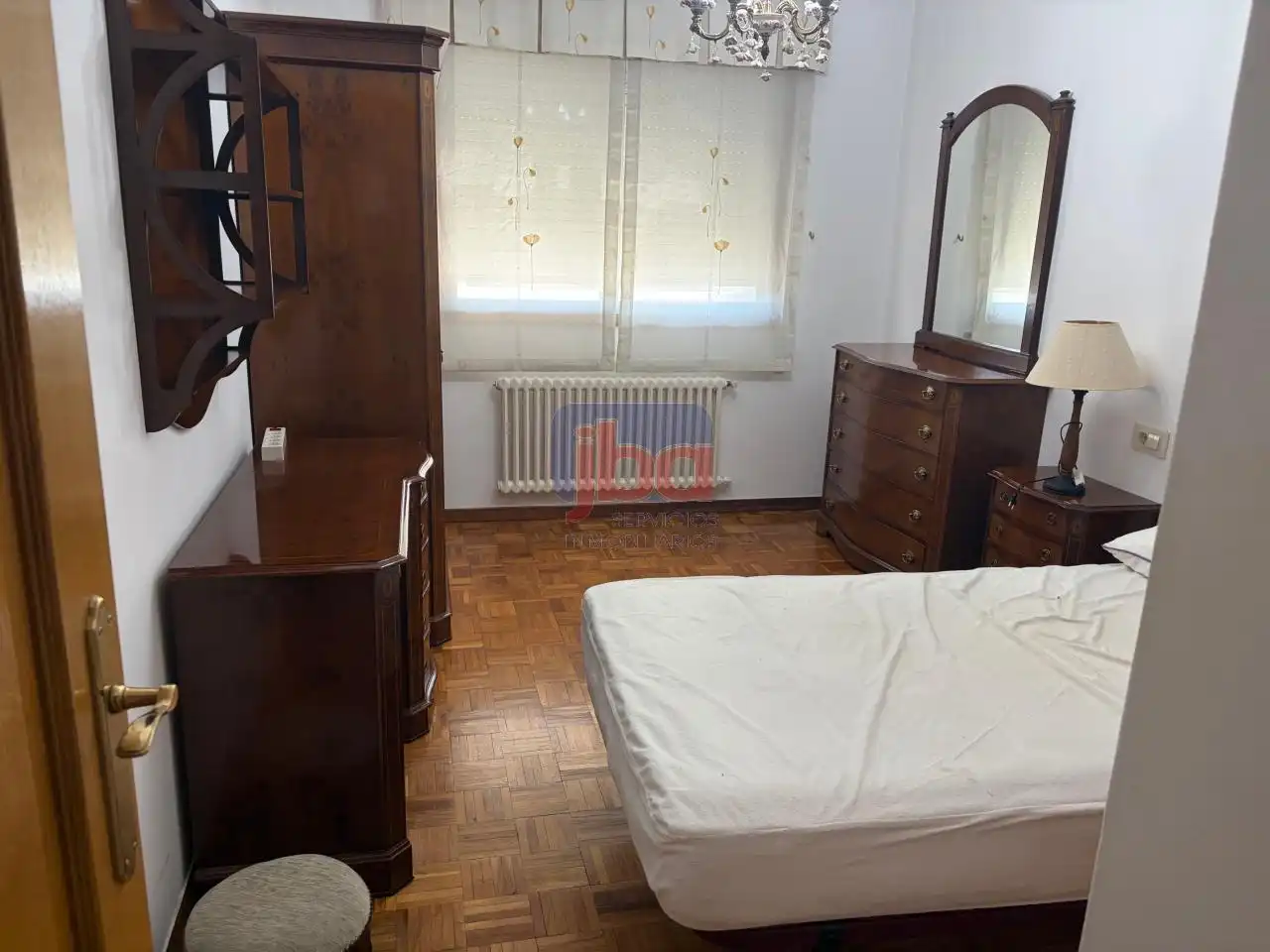 Dormitori de Pis de lloguer en Ourense Capital  amb Calefacció i Parquet