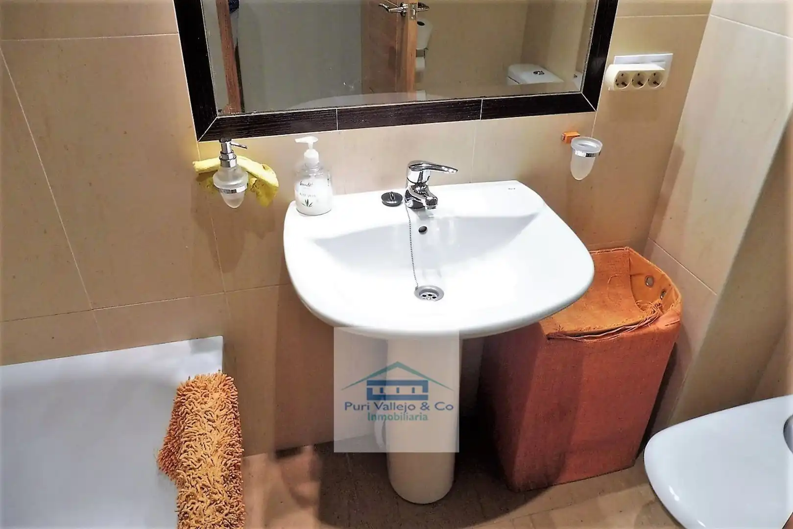 Baño de Piso en venta en Córdoba con Aire acondicionado, Trastero y Amueblado
