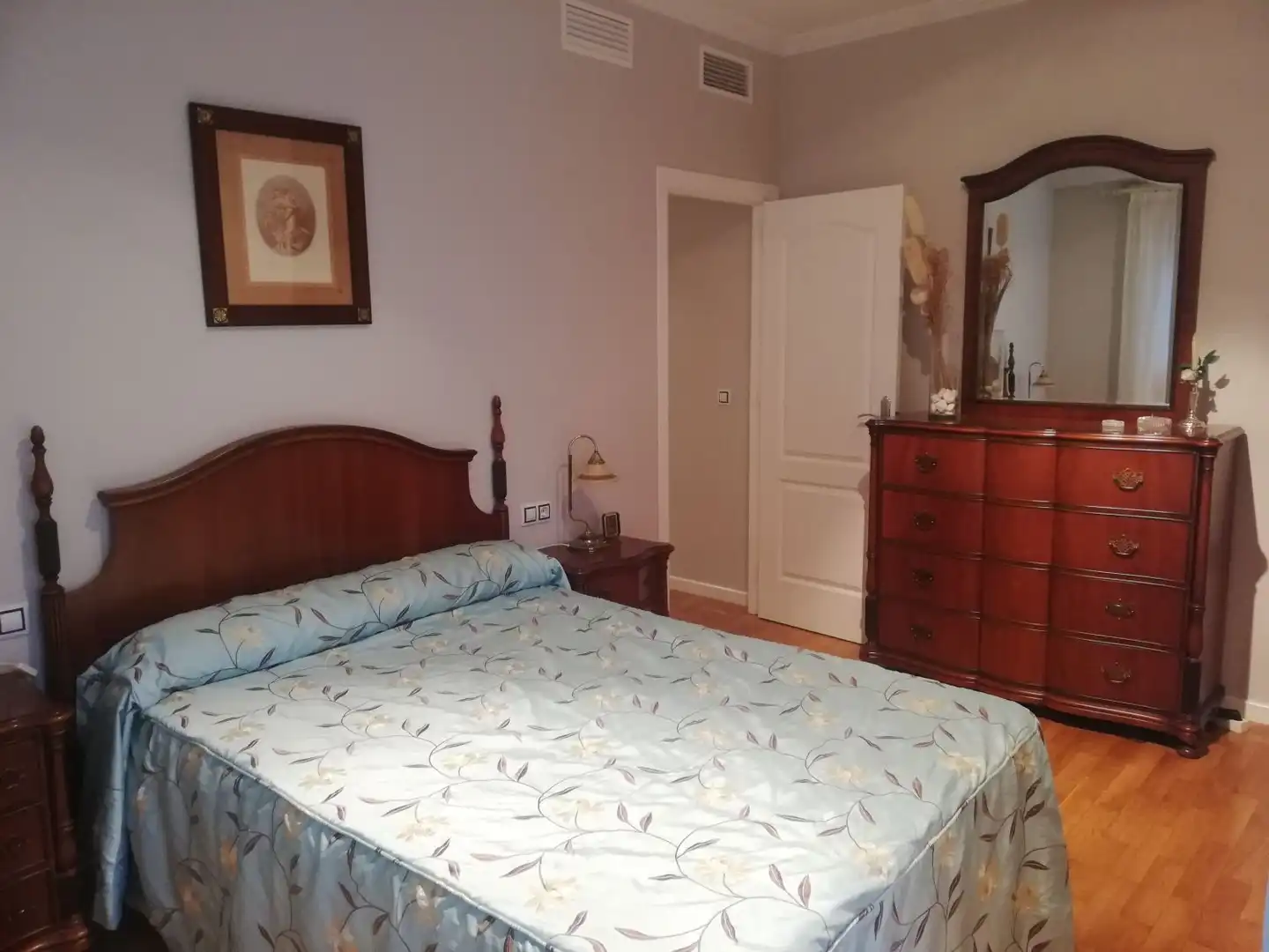 Schlafzimmer von Dachboden zur Miete in Huelva mit Klimaanlage, Terrasse und Möbliert