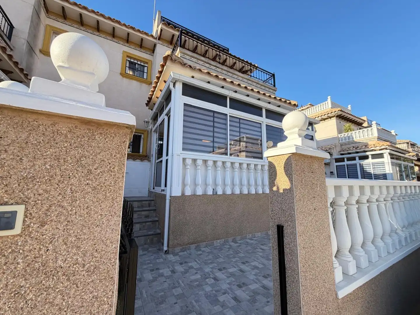 Terraced house with terrace for sale in Calle Galapagos, imagen 6