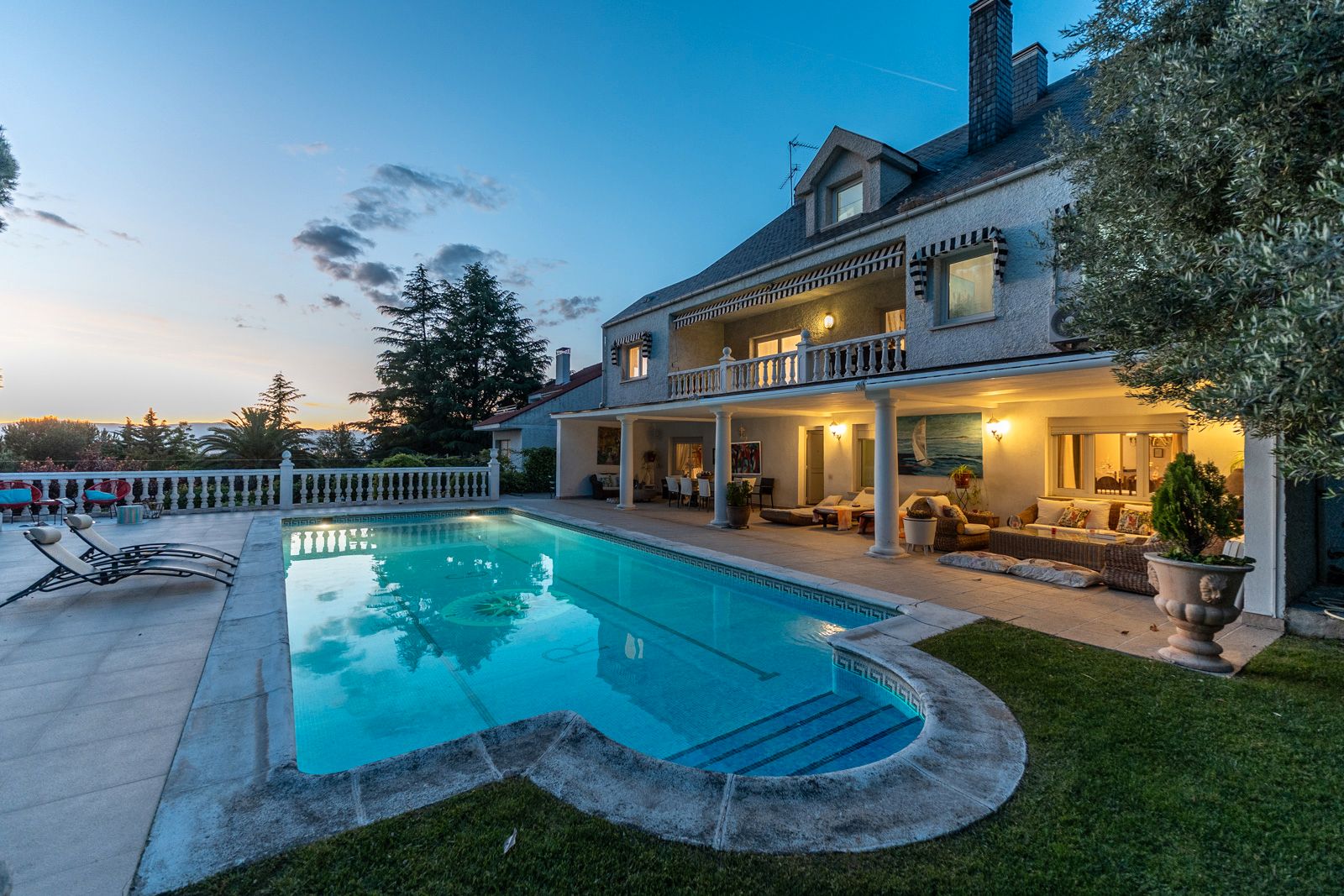 Swimming pool of House or chalet for sale in Boadilla del Monte  with Air Conditioner, Heating and Private garden