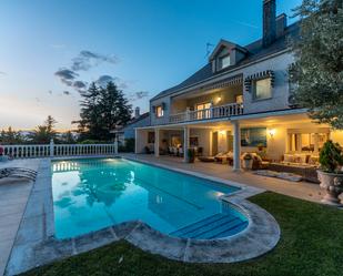 Swimming pool of House or chalet for sale in Boadilla del Monte  with Air Conditioner, Heating and Private garden
