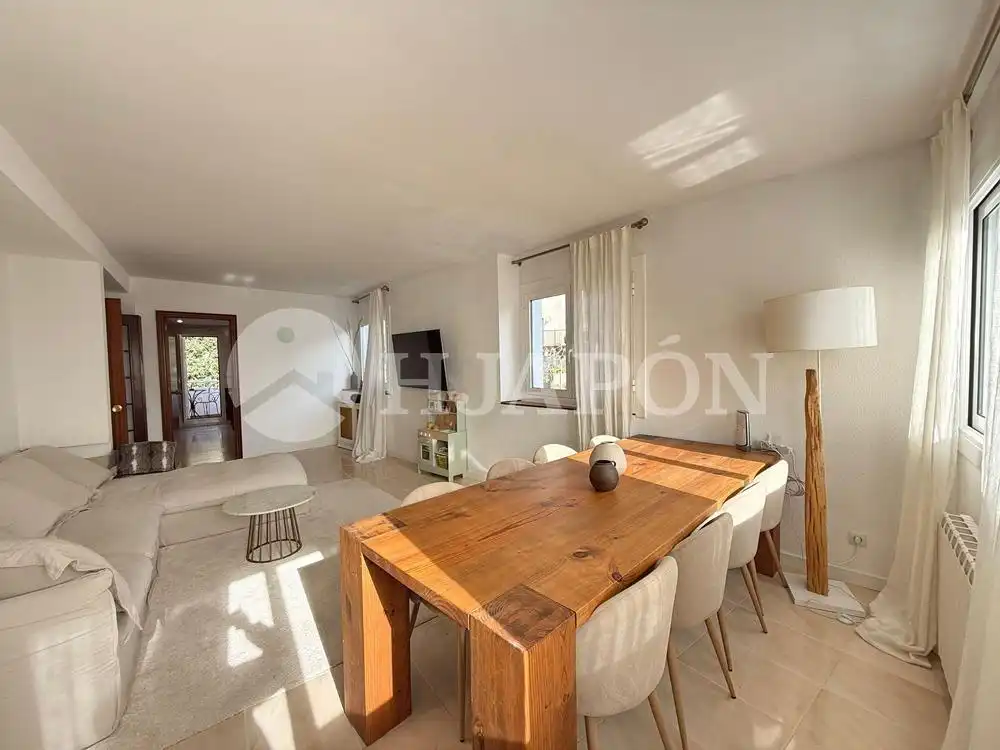 Living room of Houses for sale in Alella  with Air Conditioner, Heating and Private garden